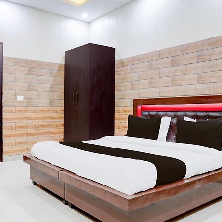 OYO 29871 Noida Dreamz Exterior foto