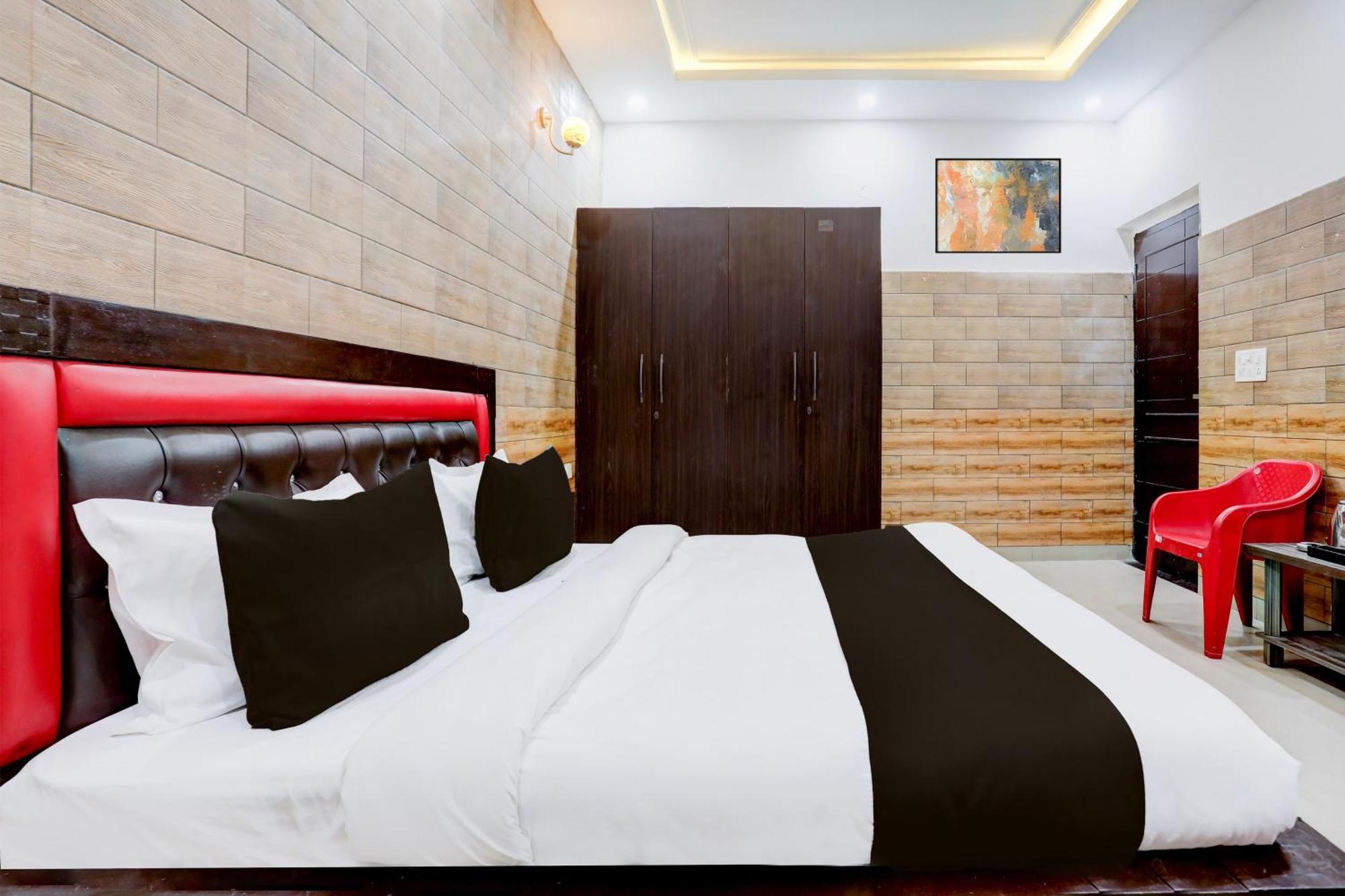 OYO 29871 Noida Dreamz Exterior foto