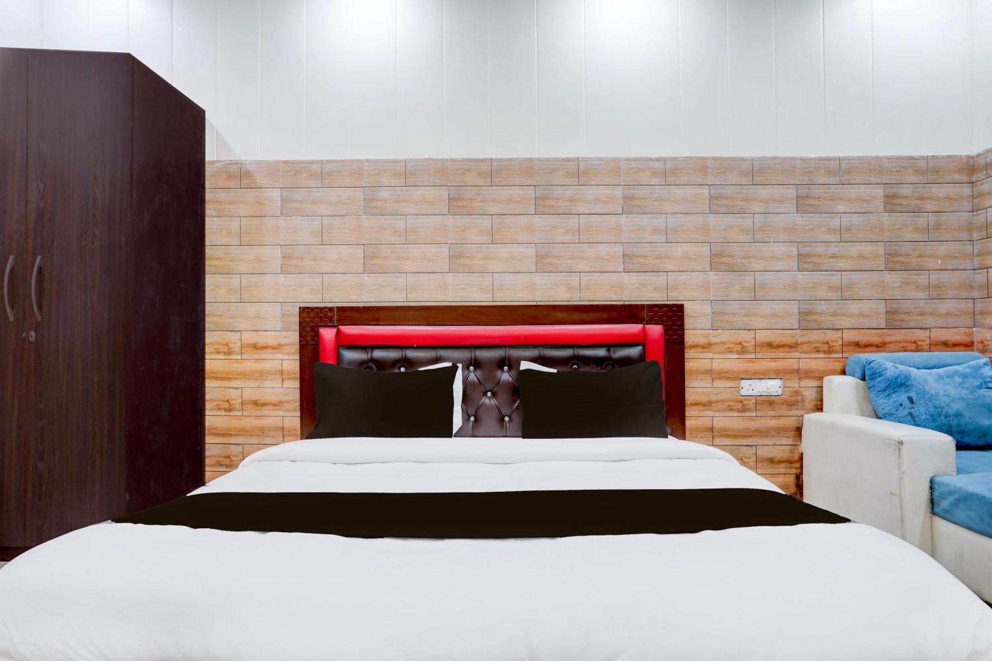 OYO 29871 Noida Dreamz Exterior foto