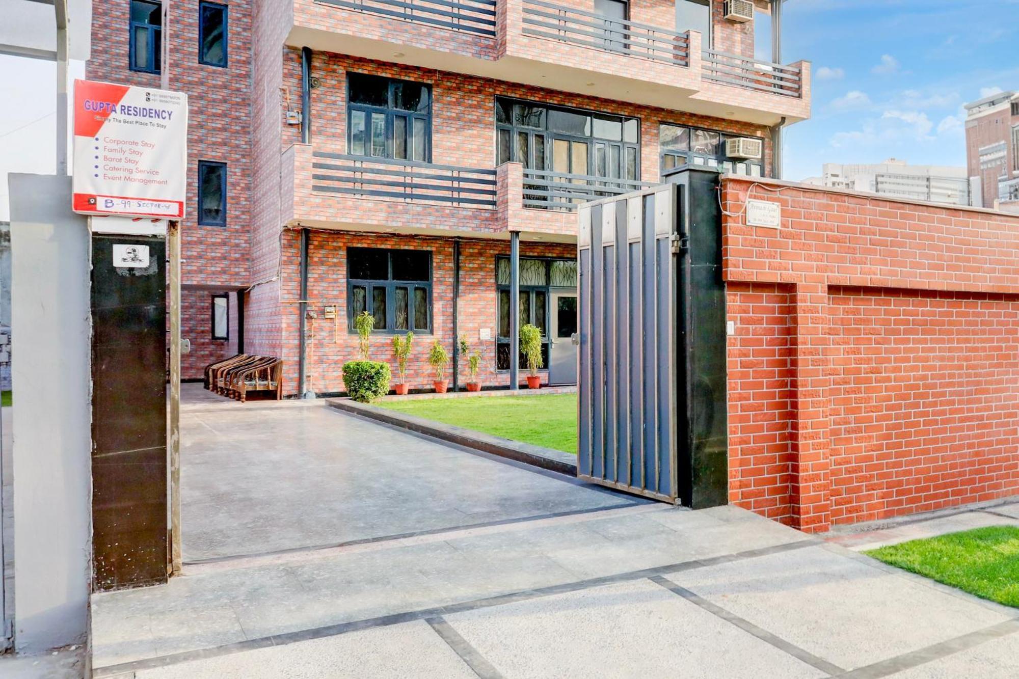 OYO 29871 Noida Dreamz Exterior foto